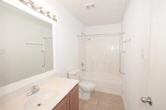 Building Photo - 142 Thunder Basin Dr