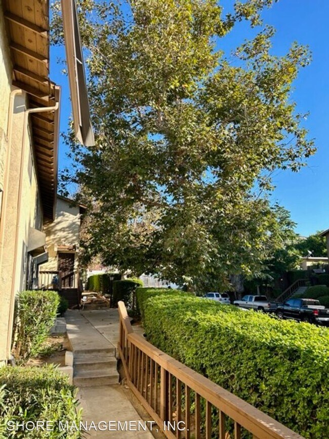 Foto del edificio - 2 br, 1.5 bath House - 3626 Lemona Ave. Un...