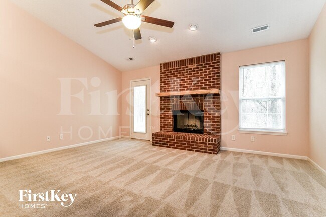 Foto del edificio - 5822 Rolling Bluff Ln