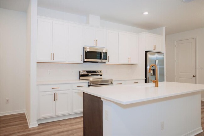 Building Photo - 17676 Northlake Grv Dr