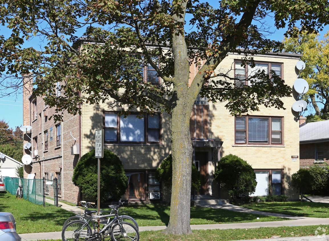 Building Photo - 2103-2105 Howard St