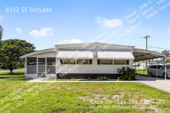 Foto del edificio - 8162 SE Skylark-