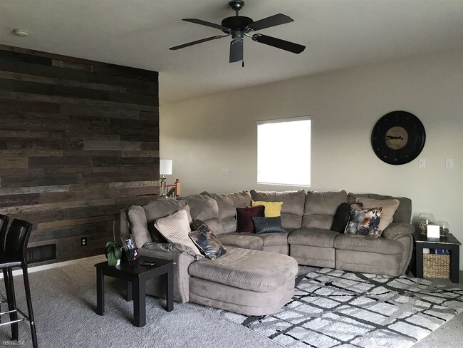 Foto del edificio - 16409 Camden Ave
