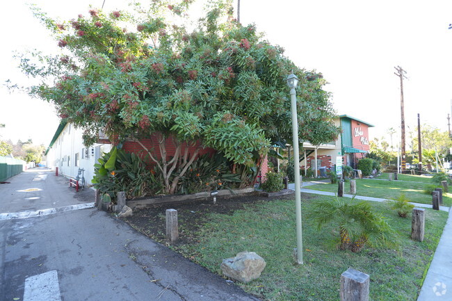 Foto del edificio - Aloha Vista Apartments