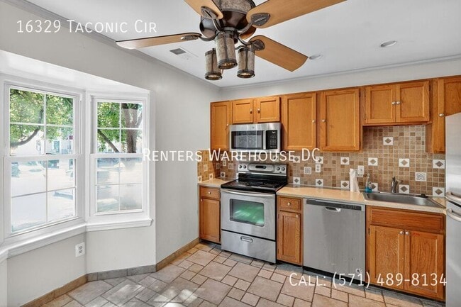 Photo - 16329 Taconic Cir House