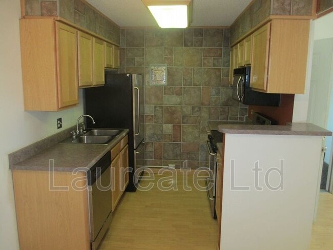 Foto del edificio - 381 S Ames St