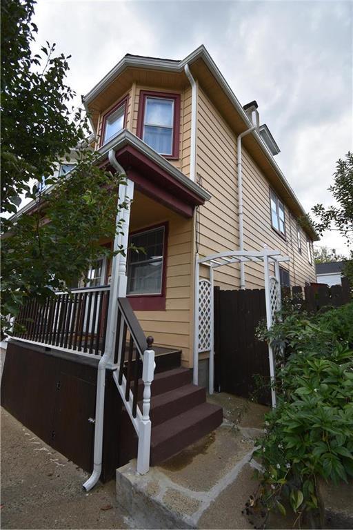 Primary Photo - 121 N Warren St