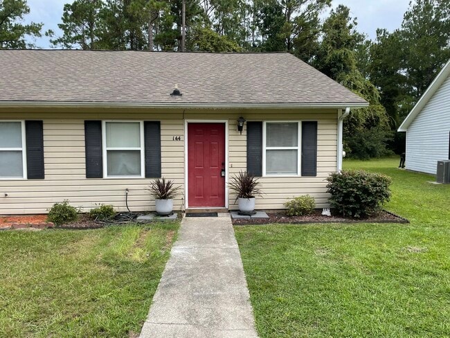 Building Photo - 144 E Lakemont Dr
