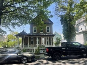 Building Photo - 438 S 1st Ave