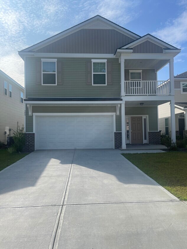 Foto principal - 395 Sawmill Rd