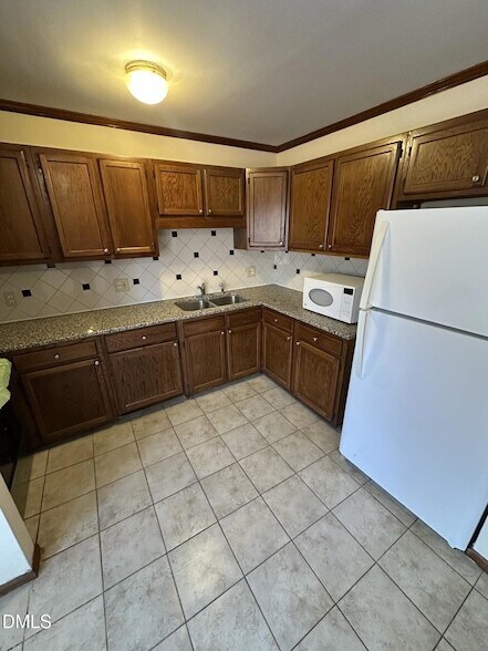 Foto del edificio - 4708 Courtside Pl