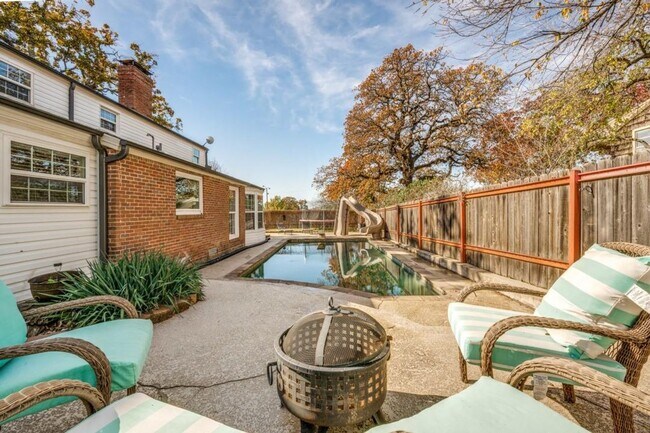 Foto del edificio - 610 W Cedar