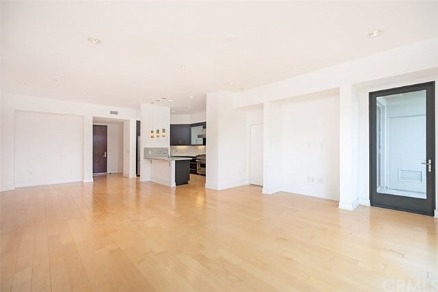 Building Photo - 402 Rockefeller