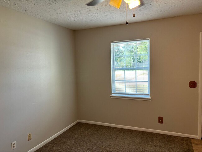 Foto del edificio - 2701 E 8th Ct