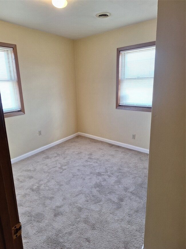 Building Photo - 2 Jefferson Ave