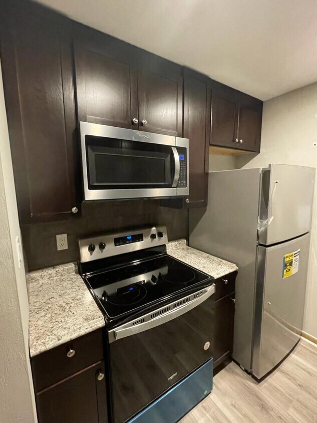 Kitchen - 21 Dougherty Blvd