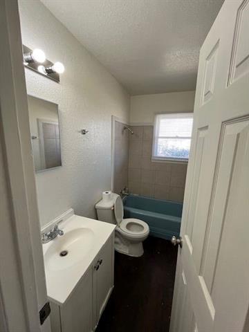 Foto del edificio - 5457 Encino Rd