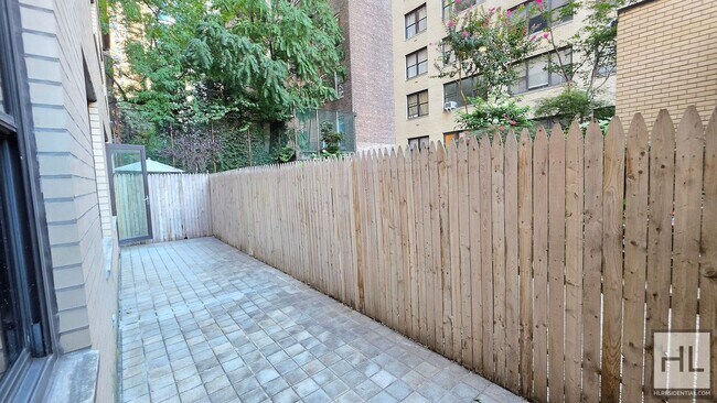 Building Photo - Midtown East 2-Bed, 2-Bath with Private Patio