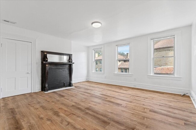 Building Photo - 603 Farragut St