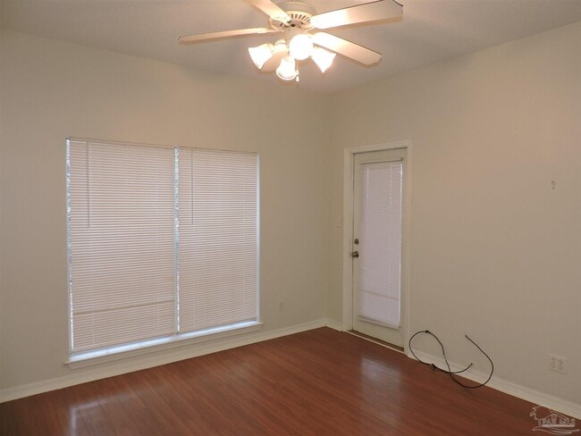 Foto del edificio - 7101 Joy St