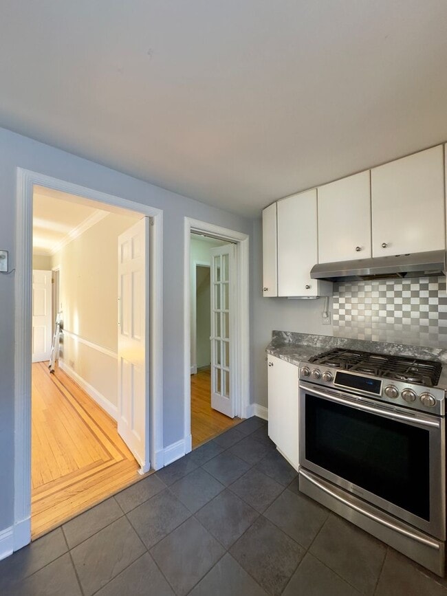 Building Photo - Charming 4 Bedroom/3.5 Bathroom Detached Home in Homeland, MD!