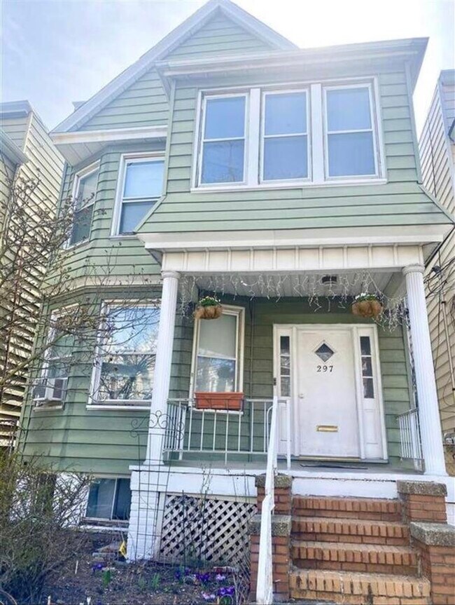 Building Photo - 297 Ege Ave