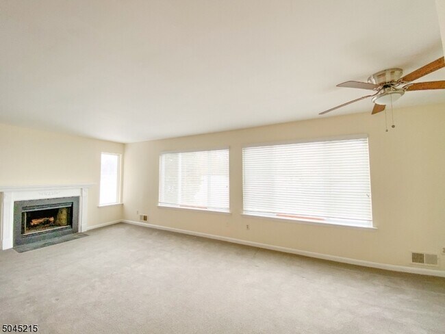 Building Photo - 71 Falcon Ridge Way N
