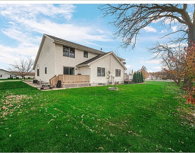 Foto del edificio - 6708 Tanager St