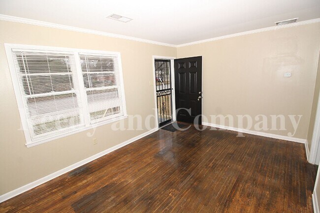 Building Photo - 3568 Venable Rd