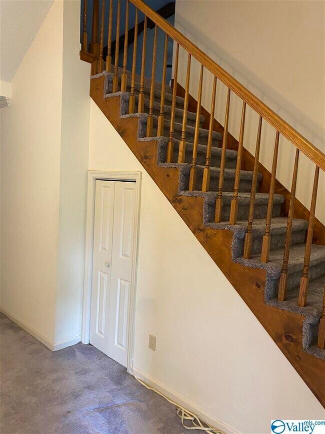 Building Photo - 121 Ketchum Way