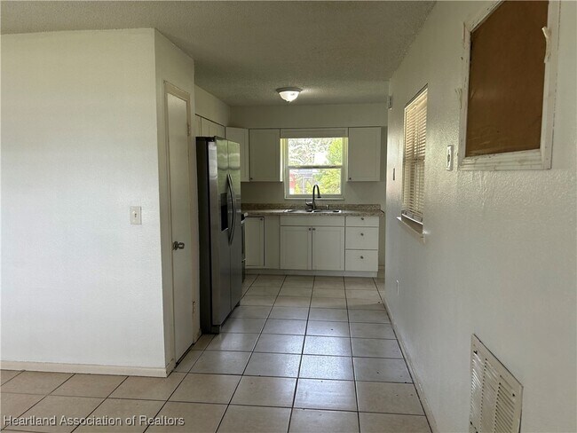 Building Photo - 1422 Lake Lucas Dr
