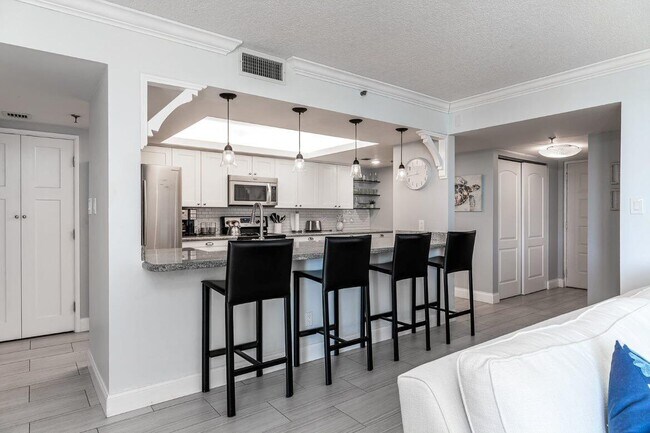 Building Photo - 1915 Lavers Cir