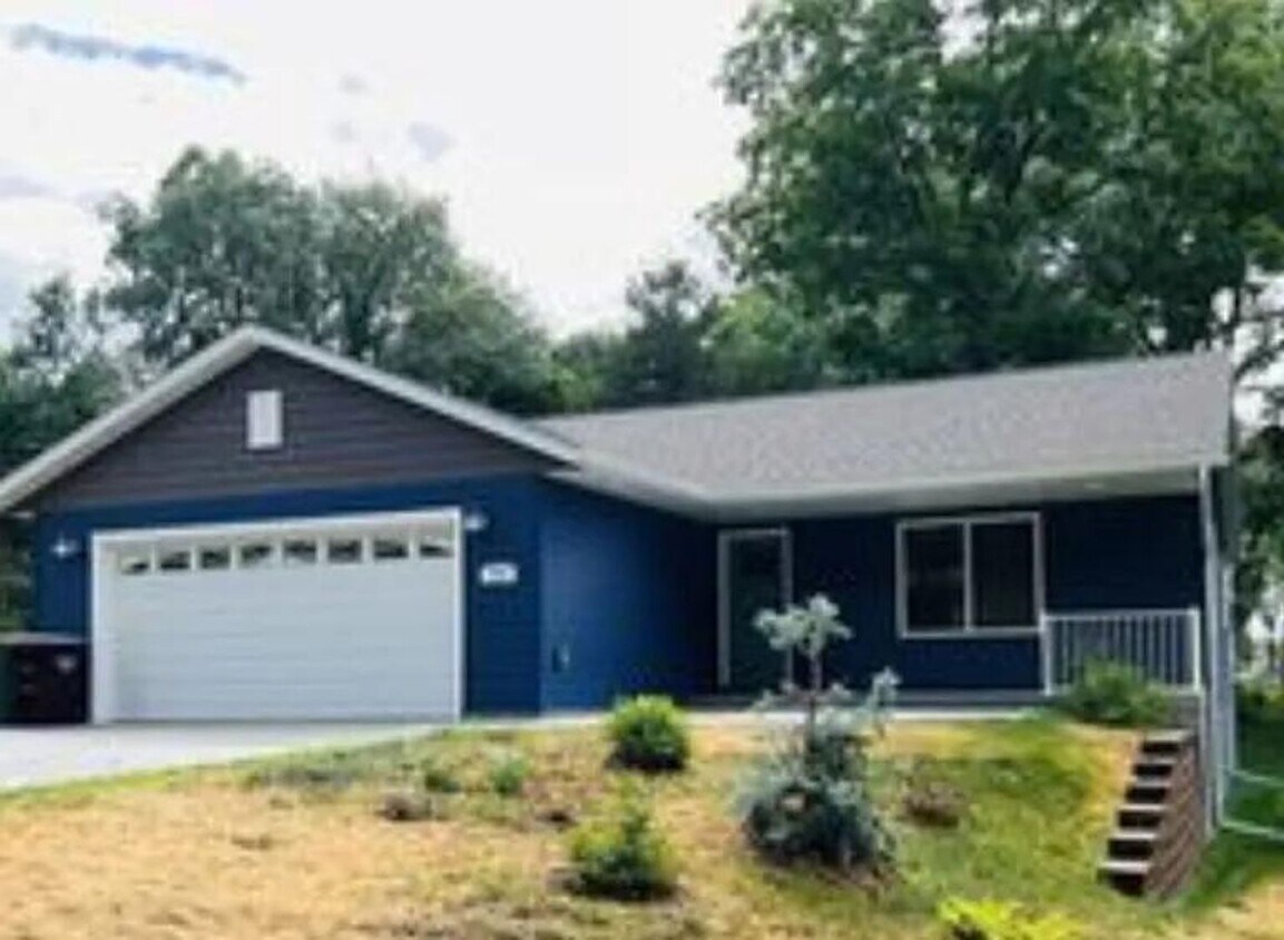 Foto principal - 616 3rd St SW