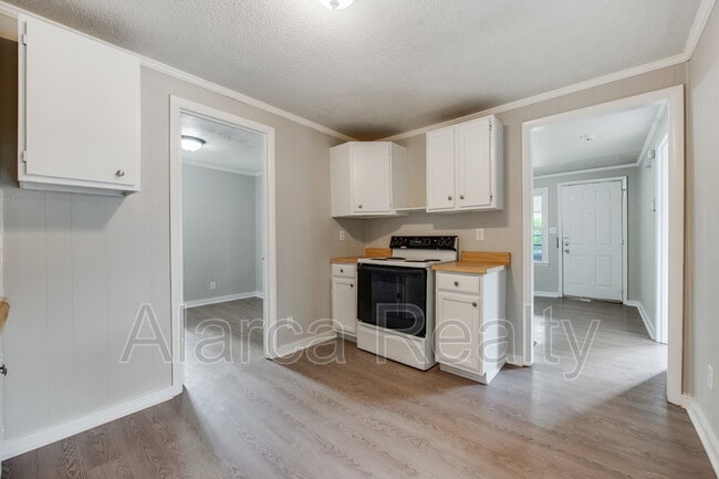 Building Photo - 9333 Kendall Dr
