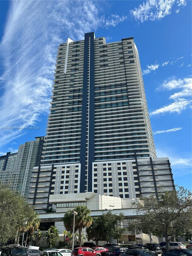 Foto principal - 60 SW 13th St