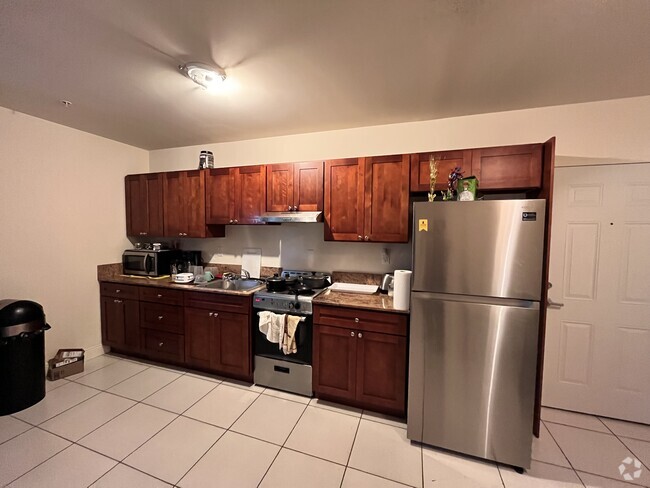 Interior Photo - 145 SW 15th Ave