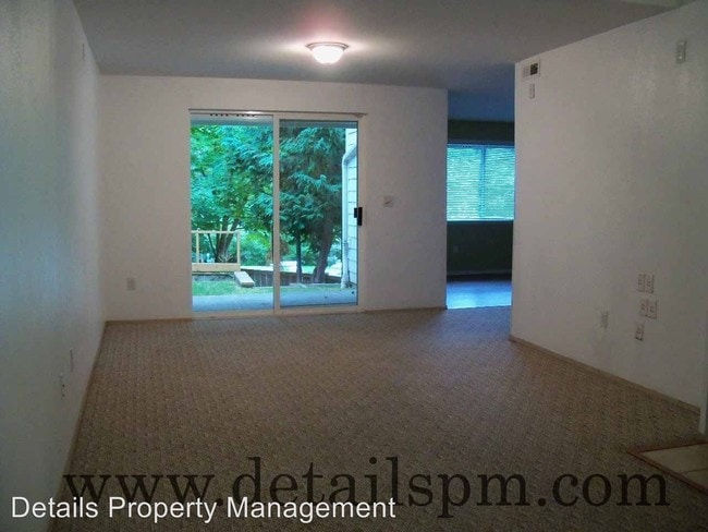 Building Photo - 1318 NW Slate Ln