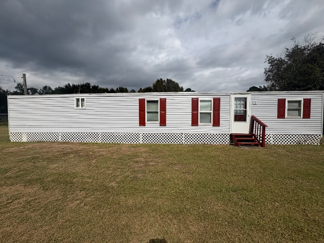 Building Photo - 15 Little Ln