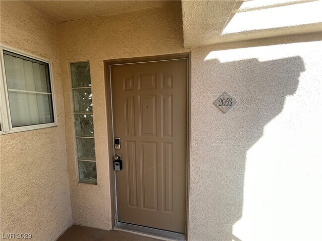 Foto del edificio - 7400 W Flamingo Rd