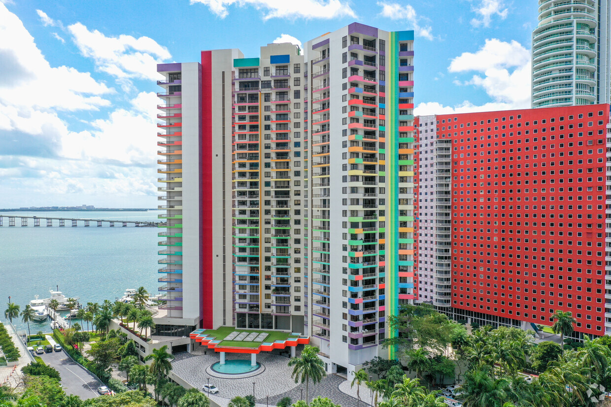 Primary Photo - Villa Regina Brickell