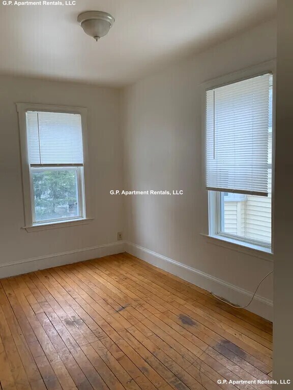 Foto del edificio - 9-11 Fairmont Pl