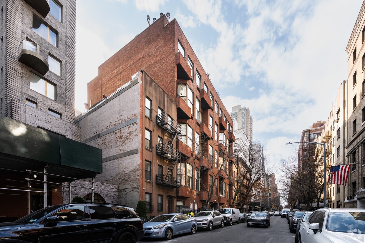 Primary Photo - 170 E 88th St