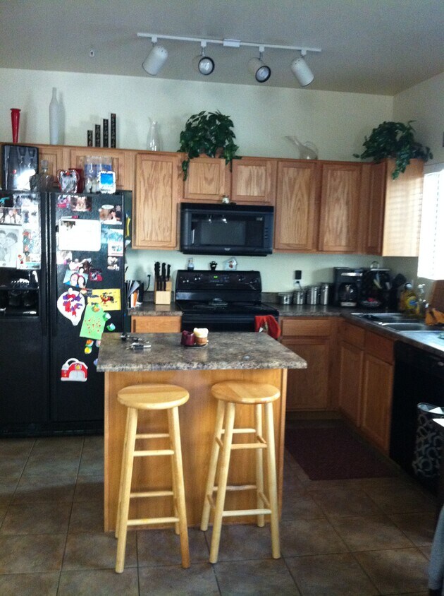 Kitchen - 2150 E Bell Rd
