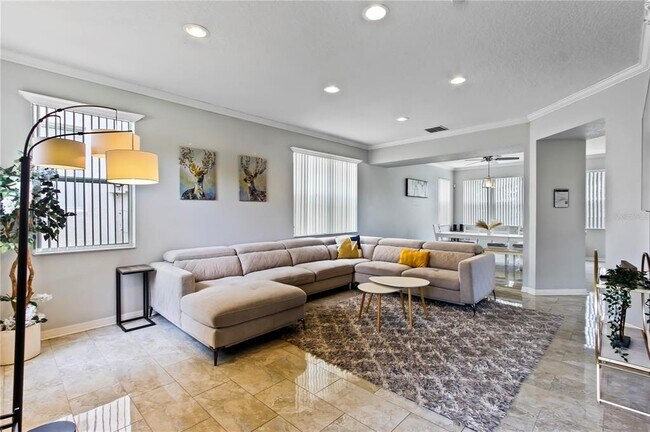 Building Photo - 131 Willow View Dr