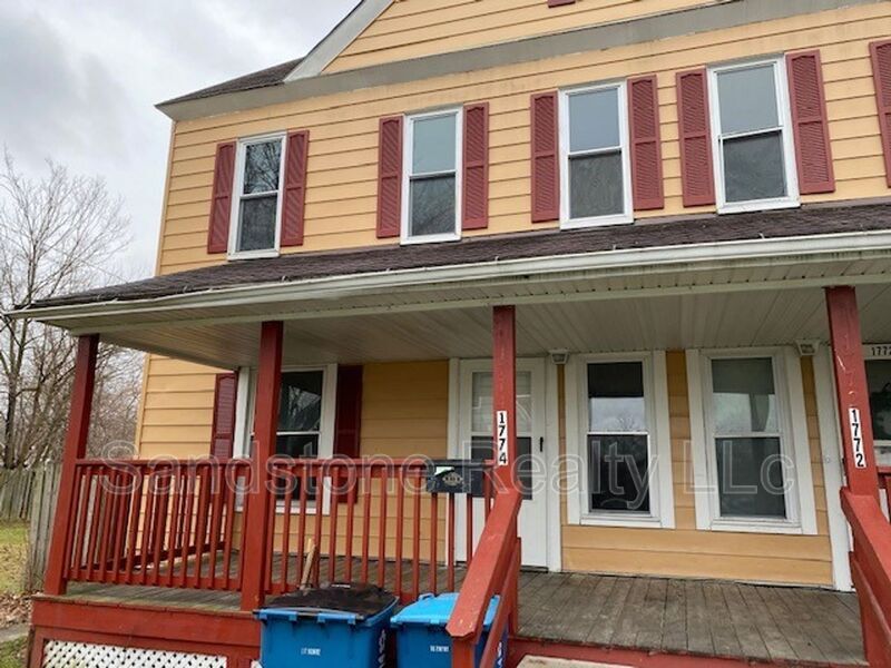 Foto principal - 1774 E 32nd St