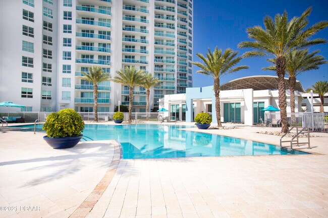 Foto del edificio - 241 Riverside Dr