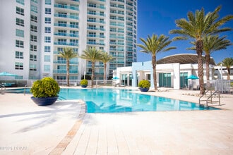 Building Photo - 241 Riverside Dr