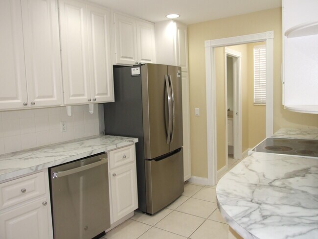 Foto del edificio - 181 Santa Barbara Way