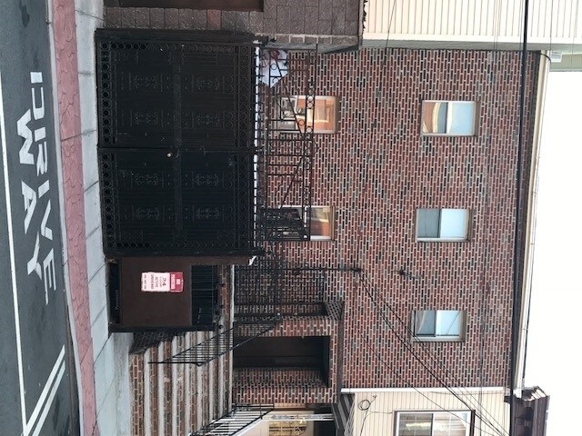 Foto del edificio - 601-603 BERGENLINE AVE