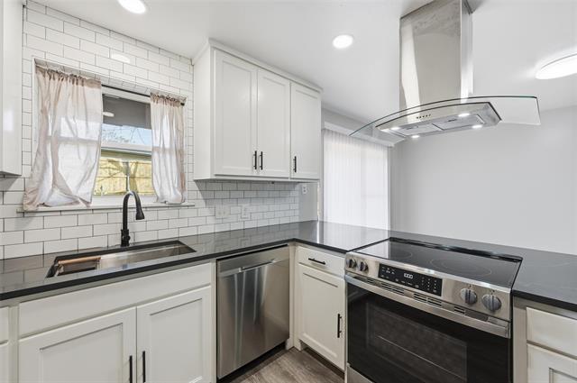 Building Photo - 2209 Normandy Dr